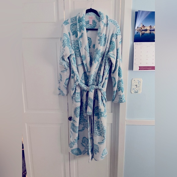 Secret Treasures robe plush, soft, women’s, blue and white flowered One size - Picture 1 of 6